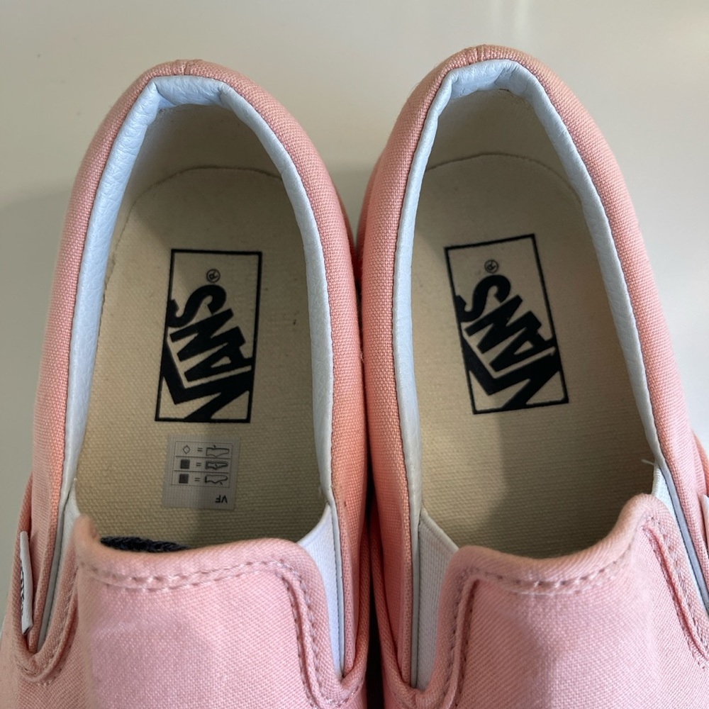 Vans classic Off the Wall canvas slip ons. - Picture 3 of 4